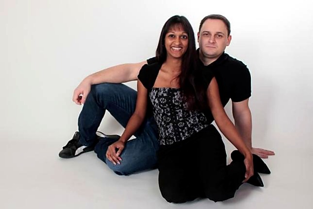 Junges Paar beim Studio-Shooting im Fotostudio Hatzold